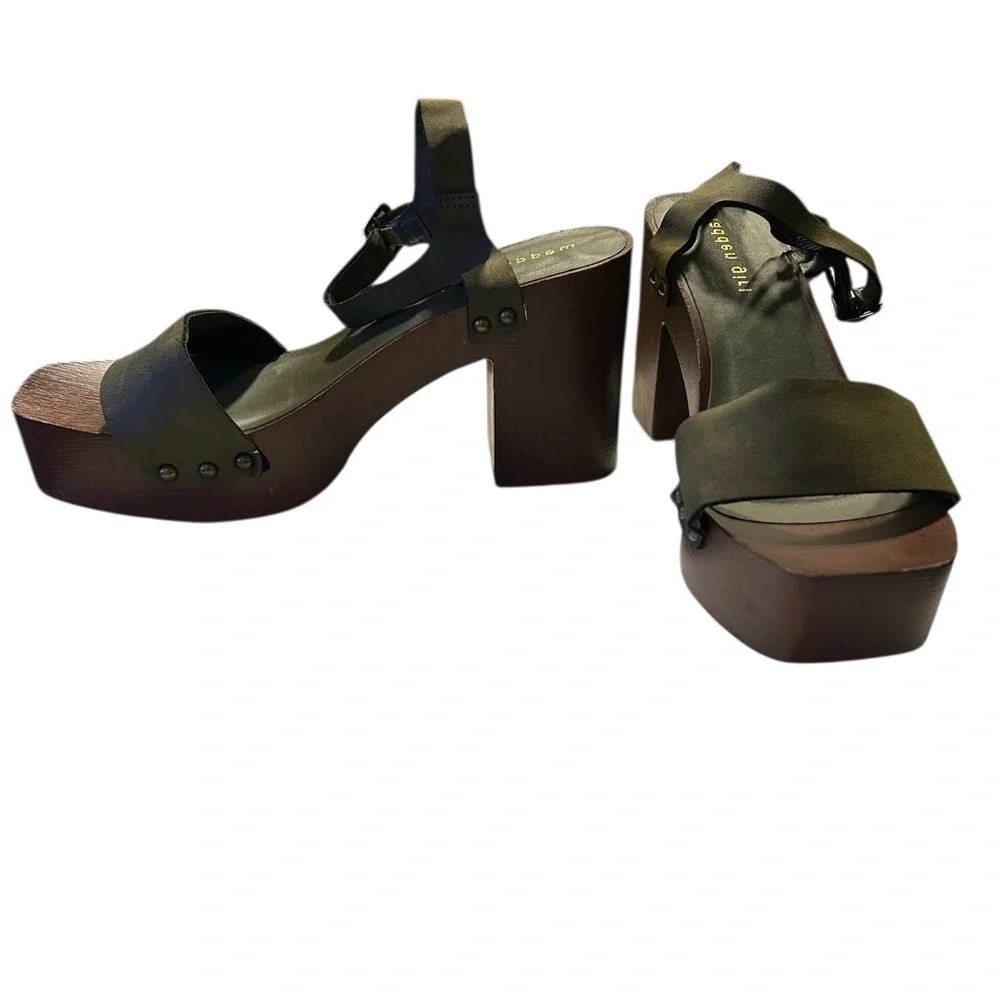 Madden Girl Dani Platform Sandals Olive Green Faux Wood Block Heel Size 8.5 via